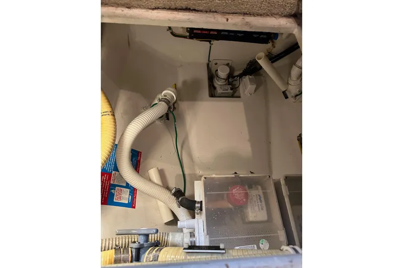 Capt Bab Yacht Photos Pics Viking 45 CAPT BAB- Engine Room