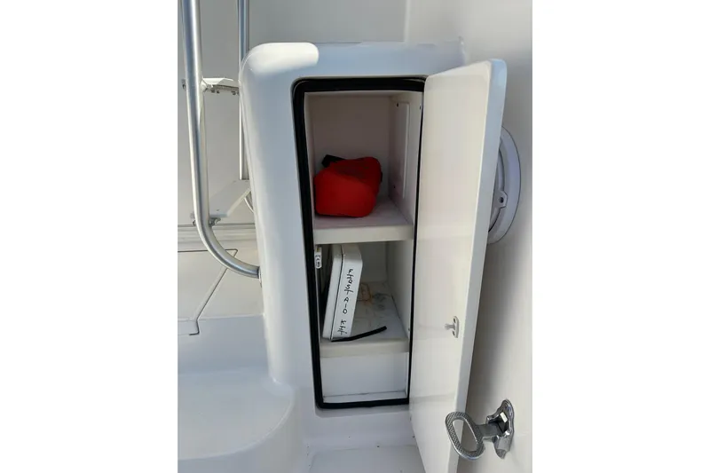 Capt Bab Yacht Photos Pics Viking 45 CAPT BAB - Cockpit