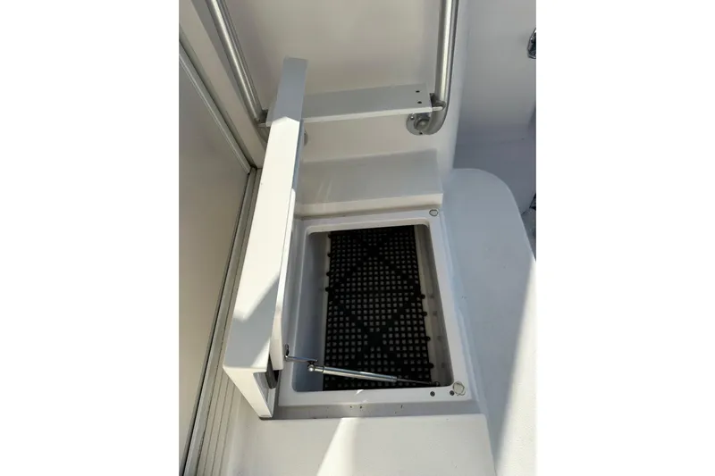 Capt Bab Yacht Photos Pics Viking 45 CAPT BAB - Cockpit