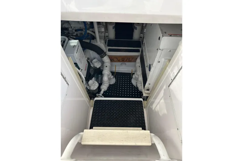 Capt Bab Yacht Photos Pics Viking 45 CAPT BAB- Engine Room