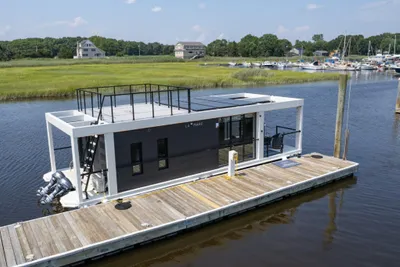 2026 La Mare Houseboat Modern 11