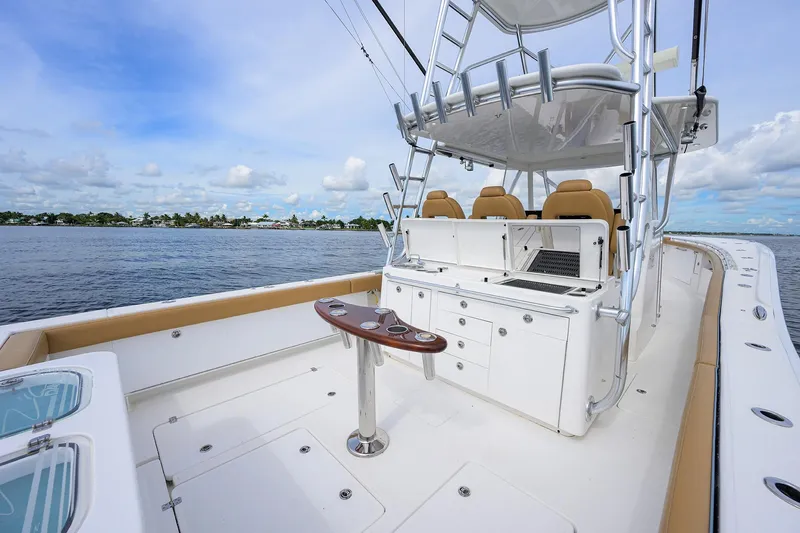 Tales N' Ales Yacht Photos Pics 2018 Buddy Davis 42 Center Console cockpit and tackle center
