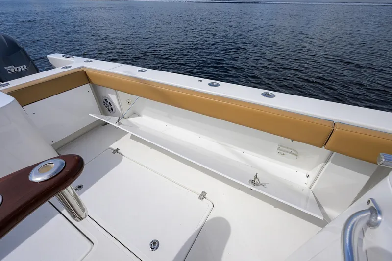 Tales N' Ales Yacht Photos Pics 2018 Buddy Davis 42 Center Console deck