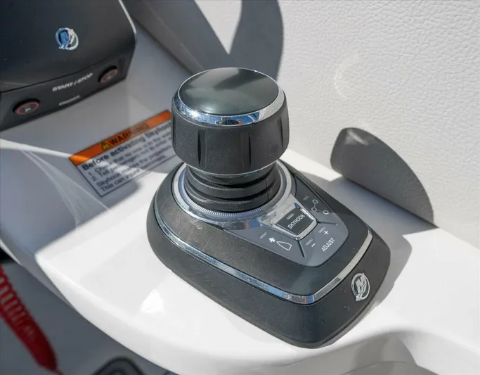  Yacht Photos Pics 2023 Sea Ray 29' - Image 33