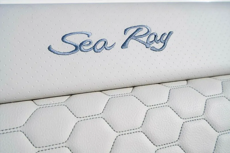  Yacht Photos Pics 2023 Sea Ray 29' - Image 34