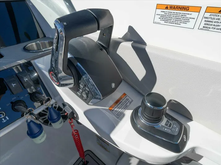  Yacht Photos Pics 2023 Sea Ray 29' - Image 32