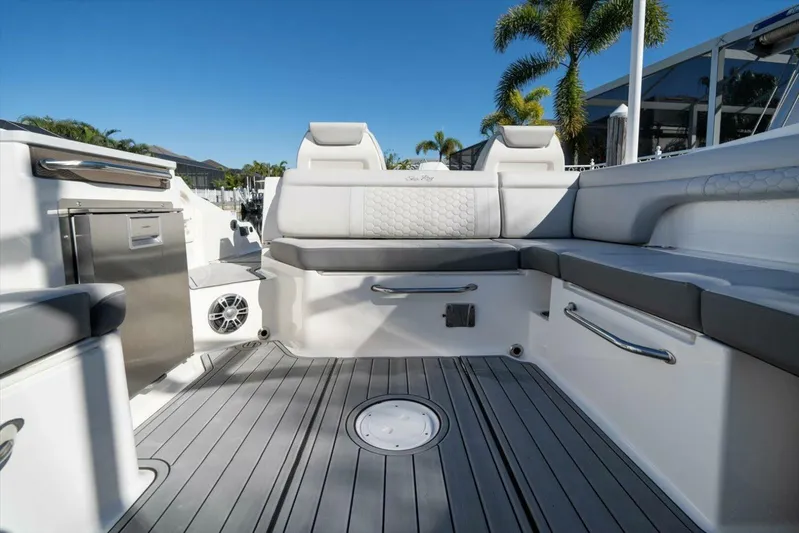  Yacht Photos Pics 2023 Sea Ray 29' - Image 25