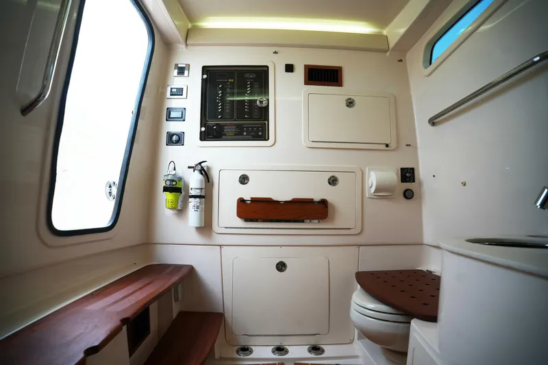  Yacht Photos Pics 2023 Grady-white 336 Canyon - Image 19