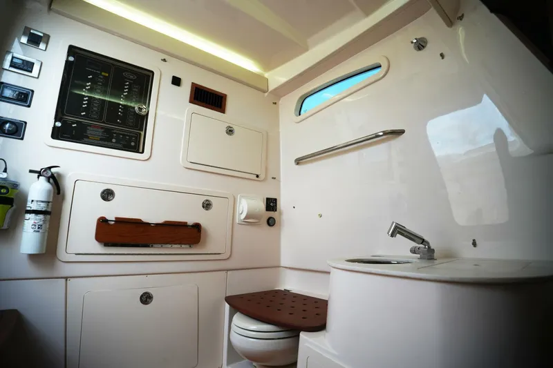  Yacht Photos Pics 2023 Grady-white 336 Canyon - Image 20