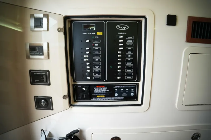  Yacht Photos Pics 2023 Grady-white 336 Canyon - Image 46