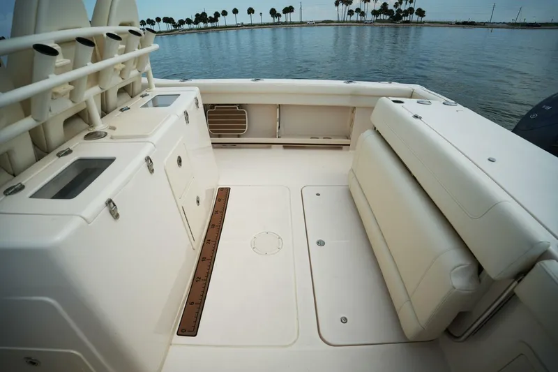  Yacht Photos Pics 2023 Grady-white 336 Canyon - Image 12