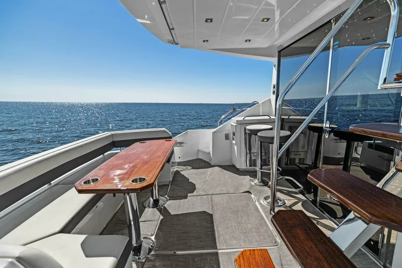 Seas The Day Yacht Photos Pics 2019 Cruisers Yachts 60 Cantius - Image 36