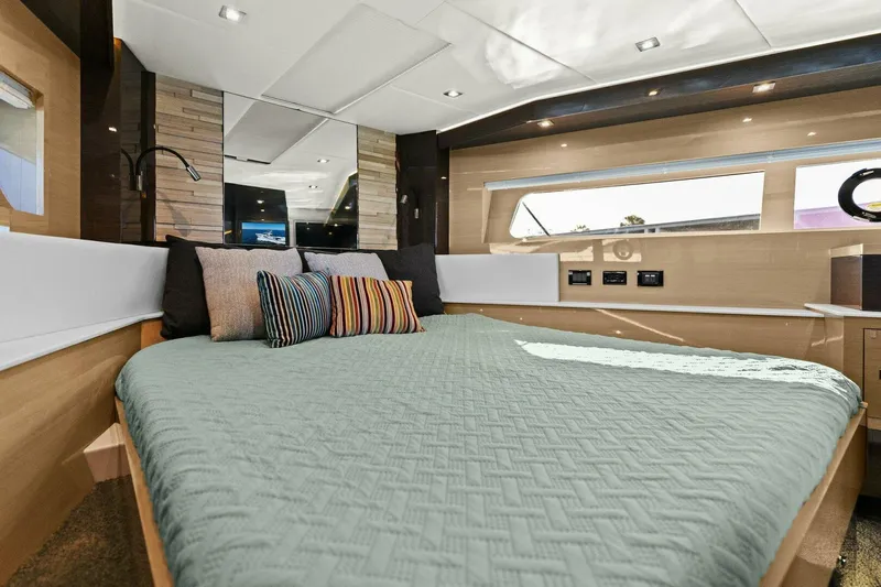 Seas The Day Yacht Photos Pics 2019 Cruisers Yachts 60 Cantius - Image 76