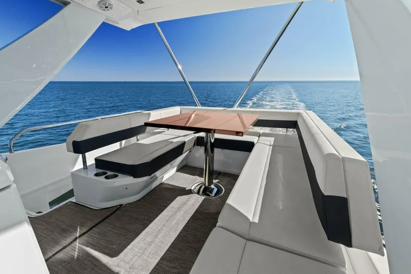 Seas The Day Yacht Photos Pics 2019 Cruisers Yachts 60 Cantius - Image 24