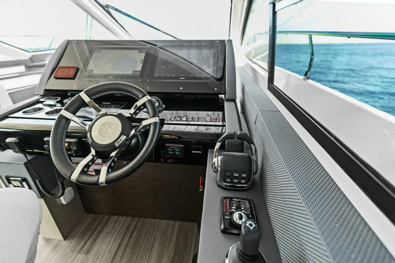 Seas The Day Yacht Photos Pics 2019 Cruisers Yachts 60 Cantius - Image 51