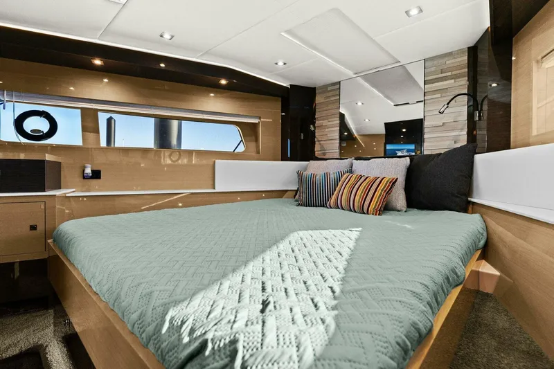 Seas The Day Yacht Photos Pics 2019 Cruisers Yachts 60 Cantius - Image 75