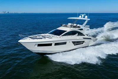 Cruisers Yachts 60 Cantius