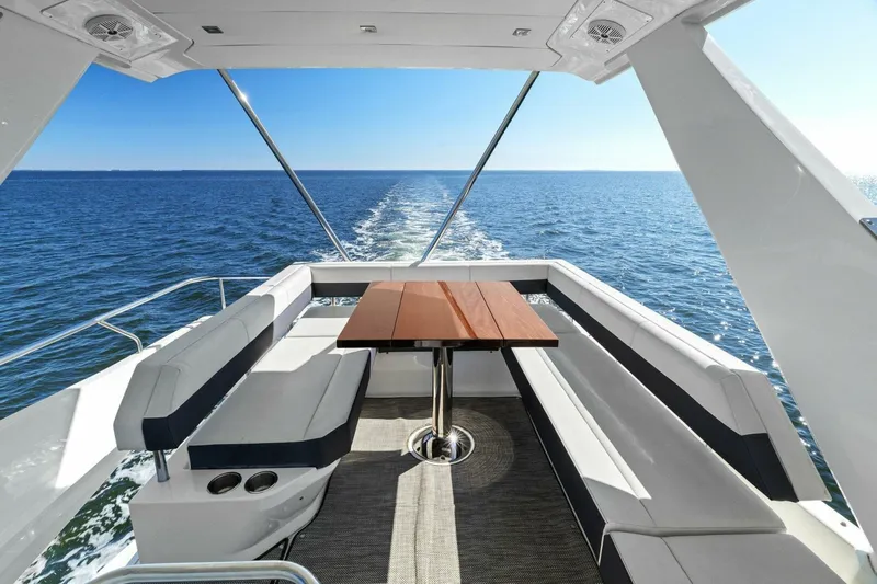 Seas The Day Yacht Photos Pics 2019 Cruisers Yachts 60 Cantius - Image 25