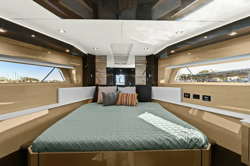 Seas The Day Yacht Photos Pics 2019 Cruisers Yachts 60 Cantius - Image 74