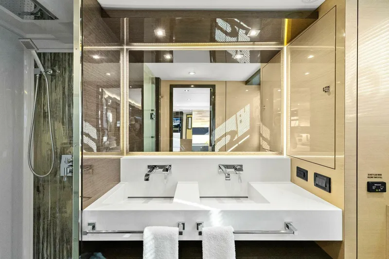 Seas The Day Yacht Photos Pics 2019 Cruisers Yachts 60 Cantius - Image 68