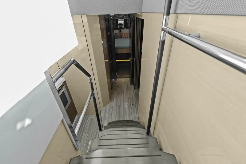 Seas The Day Yacht Photos Pics 2019 Cruisers Yachts 60 Cantius - Image 52