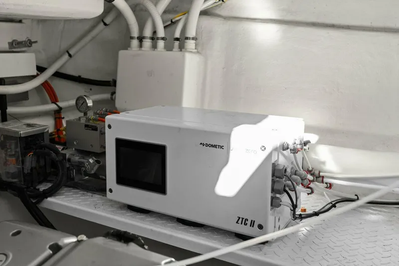 Seas The Day Yacht Photos Pics 2019 Cruisers Yachts 60 Cantius - Image 87