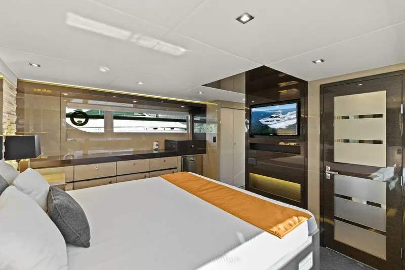 Seas The Day Yacht Photos Pics 2019 Cruisers Yachts 60 Cantius - Image 61