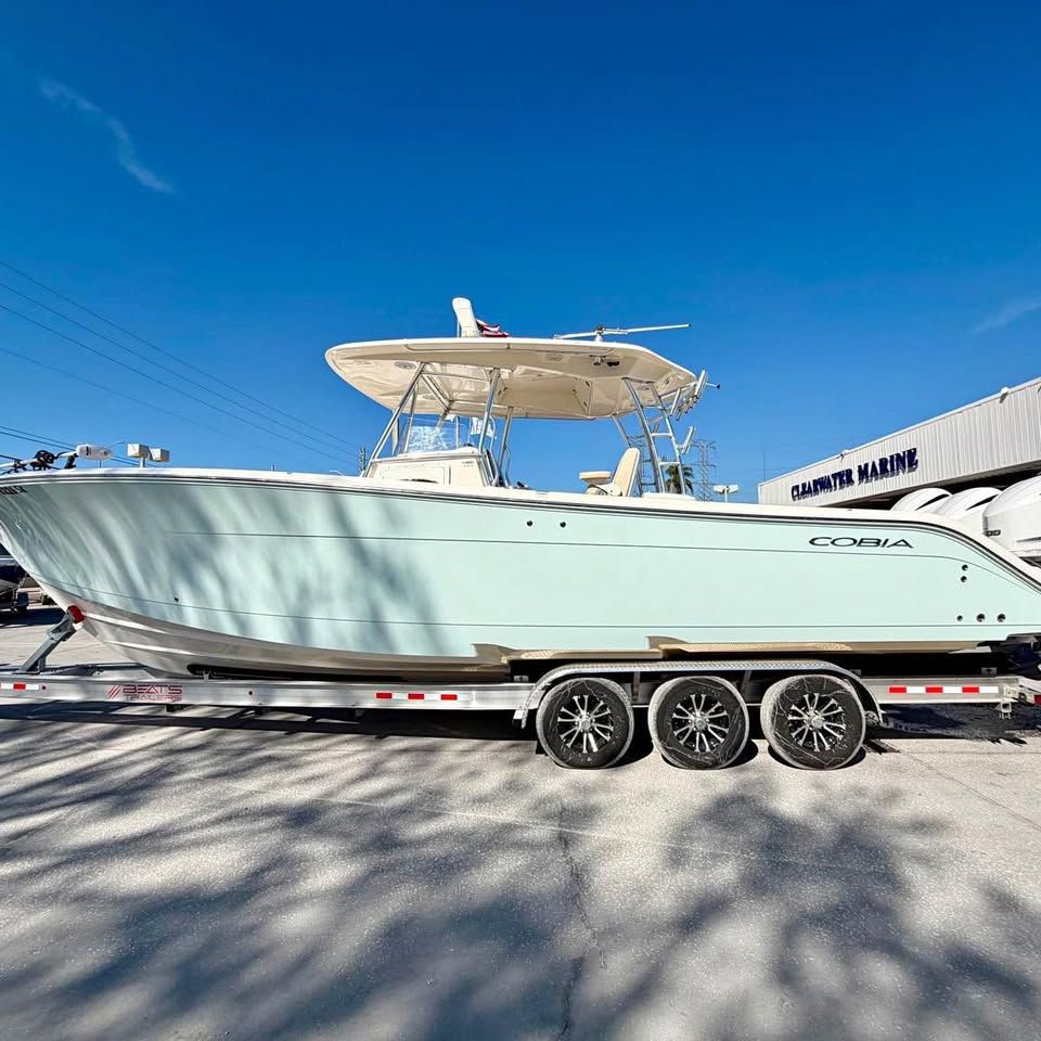 Cobia 344 Center Console