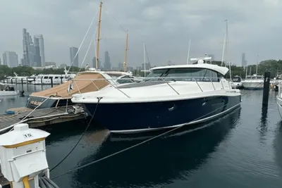 Tiara Yachts C44 Coupe