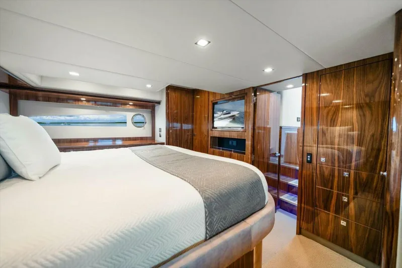 Miss Sip Yacht Photos Pics 2023 Riviera 5400 Sport Yacht - Image 40