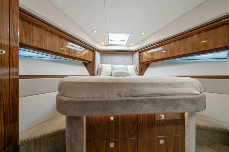 Miss Sip Yacht Photos Pics 2023 Riviera 5400 Sport Yacht - Image 48