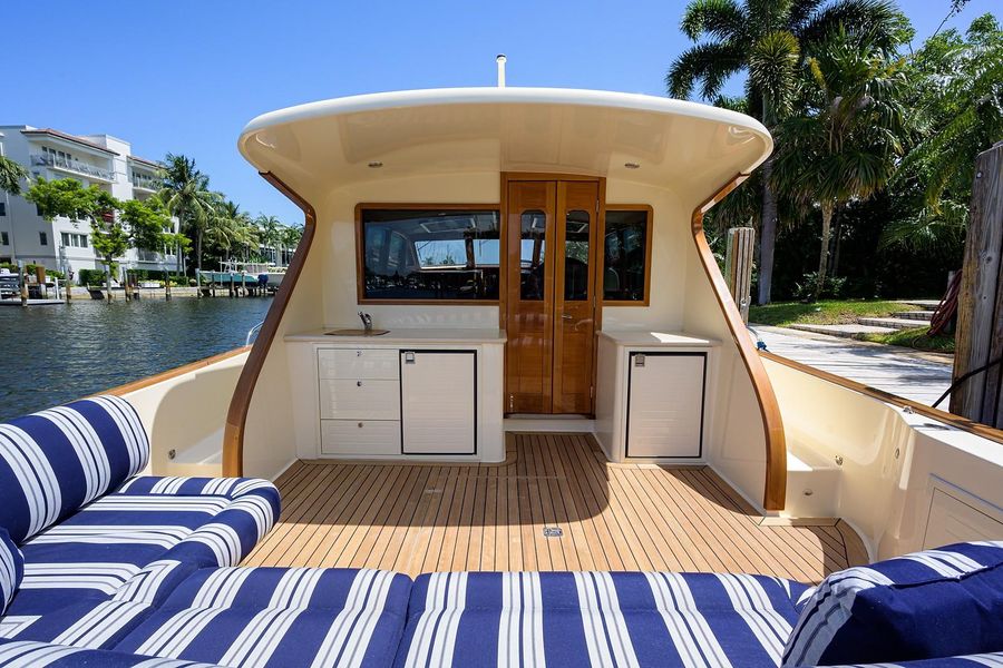 2017 Palm Beach Motor Yachts PB42