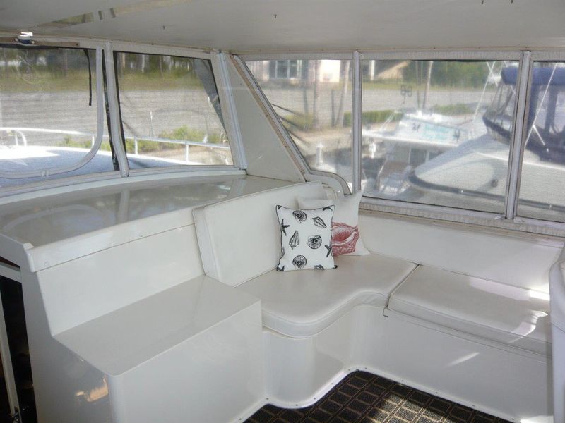1995 Viking Cockpit Sport Yacht
