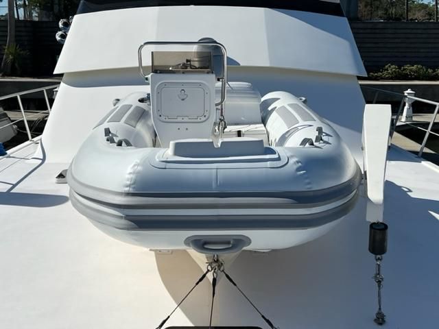 1995-60-viking-cockpit-sport-yacht