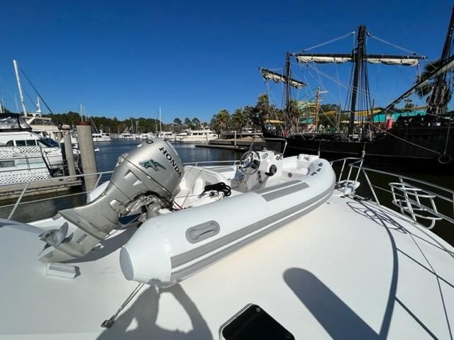 1995-60-viking-cockpit-sport-yacht