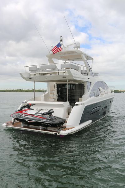 2015 Azimut 50 Flyrbidge