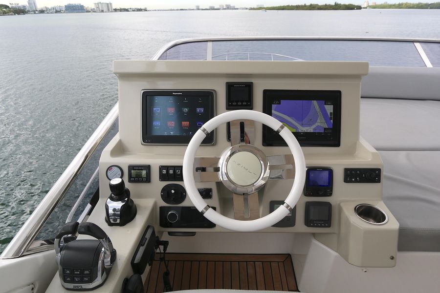 2015 Azimut 50 Flyrbidge