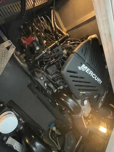 Jackarita Yacht Photos Pics 1998 Sea Ray 370 Sundancer - Image 42