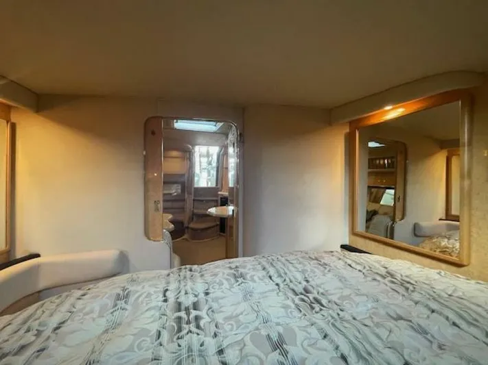 Jackarita Yacht Photos Pics 1998 Sea Ray 370 Sundancer - Image 36