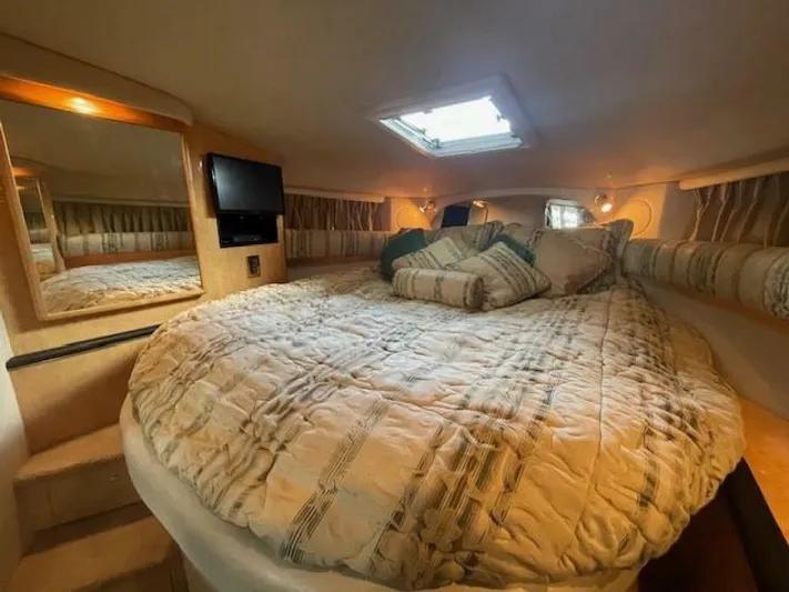 Jackarita Yacht Photos Pics 1998 Sea Ray 370 Sundancer - Image 35