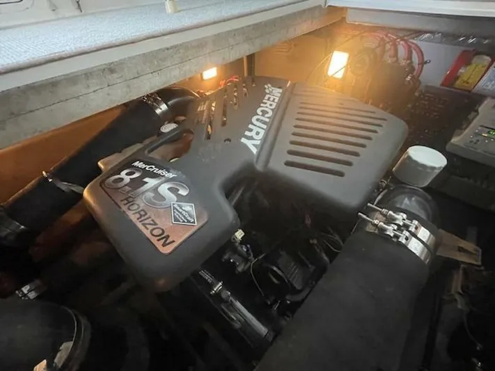 Jackarita Yacht Photos Pics 1998 Sea Ray 370 Sundancer - Image 46