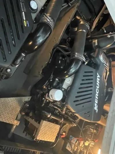 Jackarita Yacht Photos Pics 1998 Sea Ray 370 Sundancer - Image 43