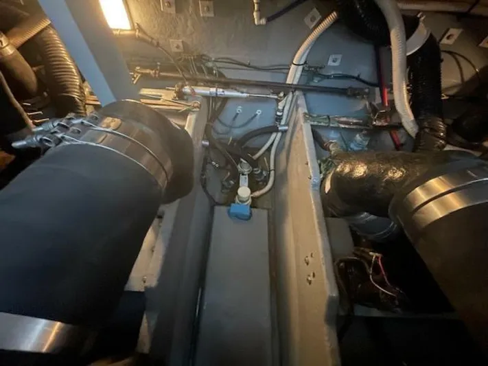 Jackarita Yacht Photos Pics 1998 Sea Ray 370 Sundancer - Image 47