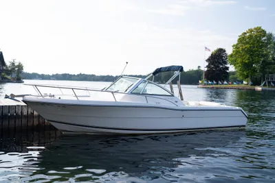 Pursuit 2460 Denali