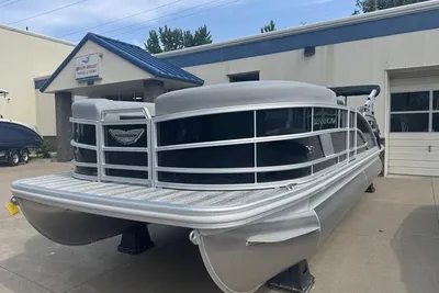 Bennington M Swingback 22 MSB Pontoon