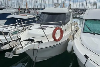 2007 Rodman 810