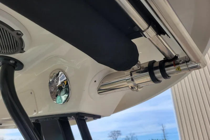  Yacht Photos Pics 2023 Boston Whaler 280 Vantage boat detail, featuring stainless steel fittings and speaker.