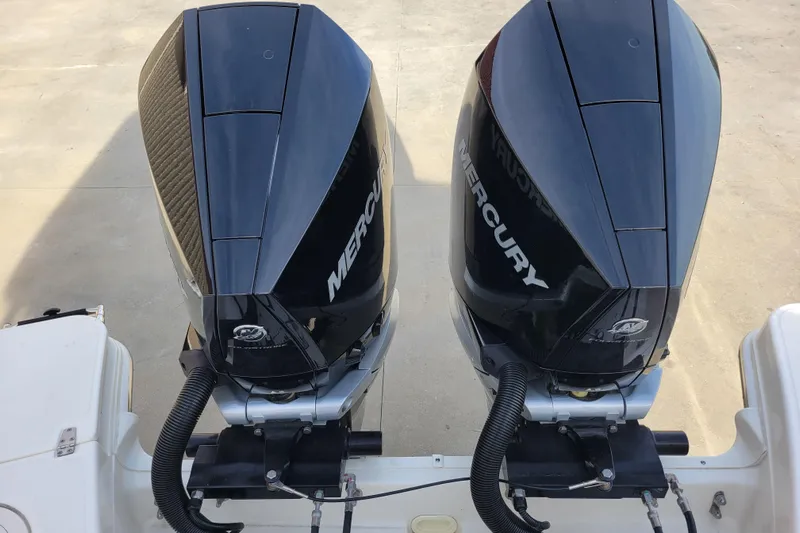 Yacht Photos Pics Twin Mercury outboard engines on a 2023 Boston Whaler 280 Vantage boat.