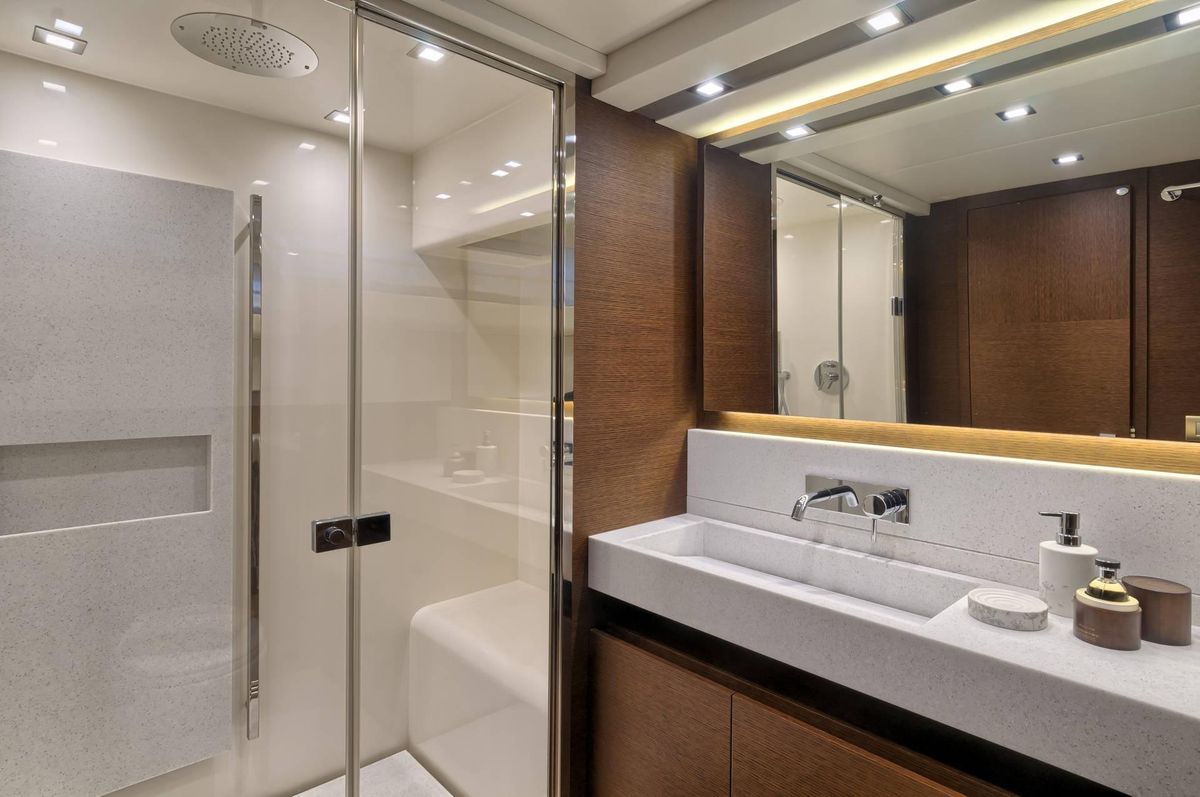 2016 Prestige 75 