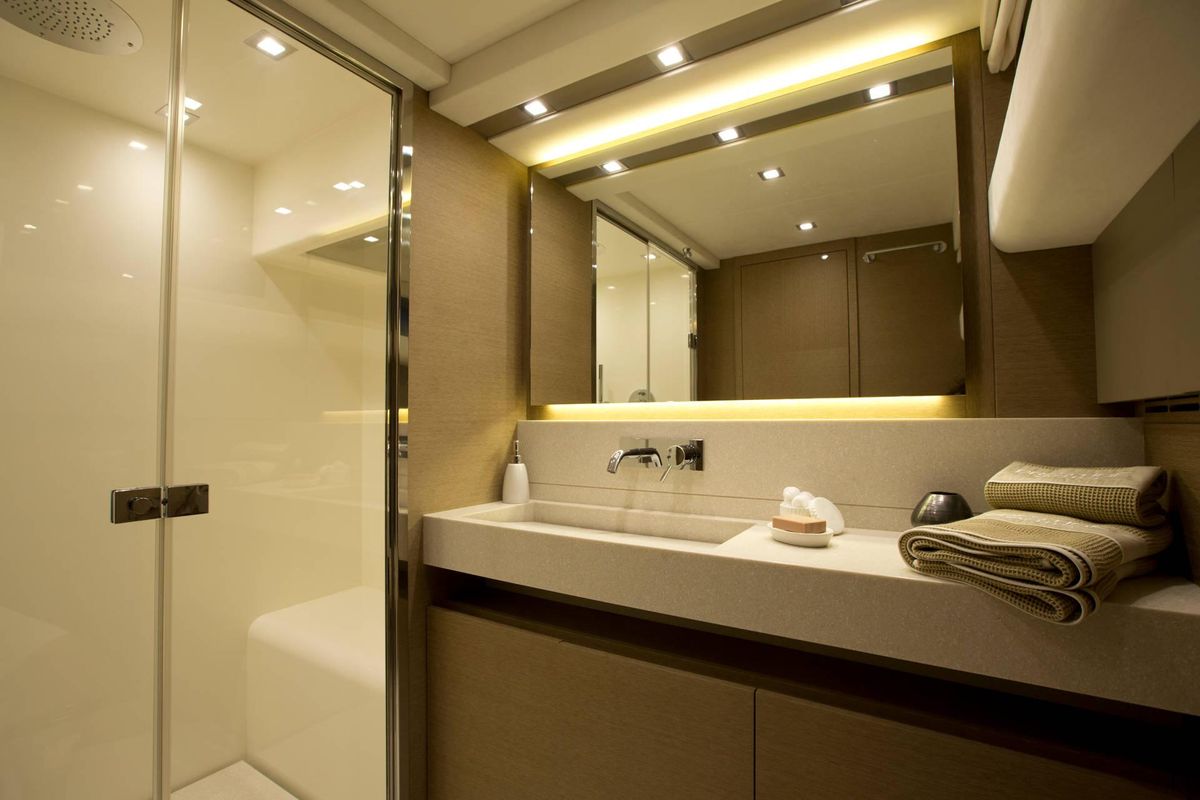 2016 Prestige 75 